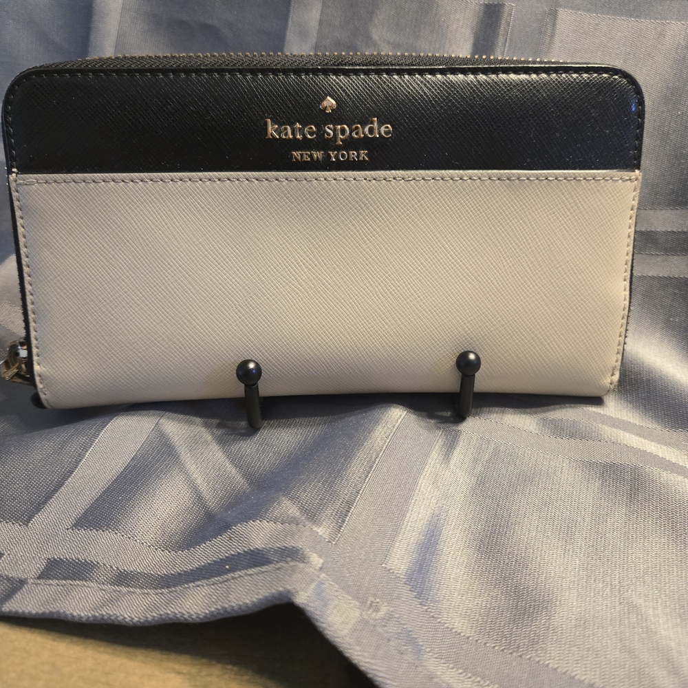 Kate Spade Black and Cream Wallet